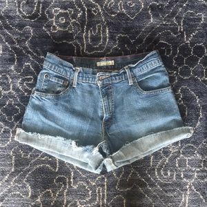 Vintage Levi’s cut off shorts
